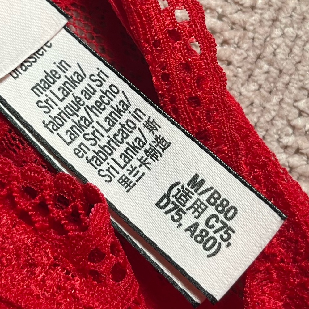 Victoria's Secret Vibrant Red Lace Bra - Picture 5 of 6